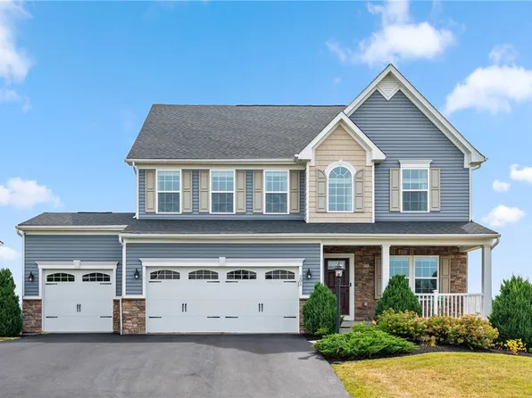 201 Oakmont Dr, Pittsburgh, PA 15229