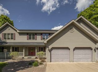 194 Sunset Shores Rd, Iron River, MI 49935