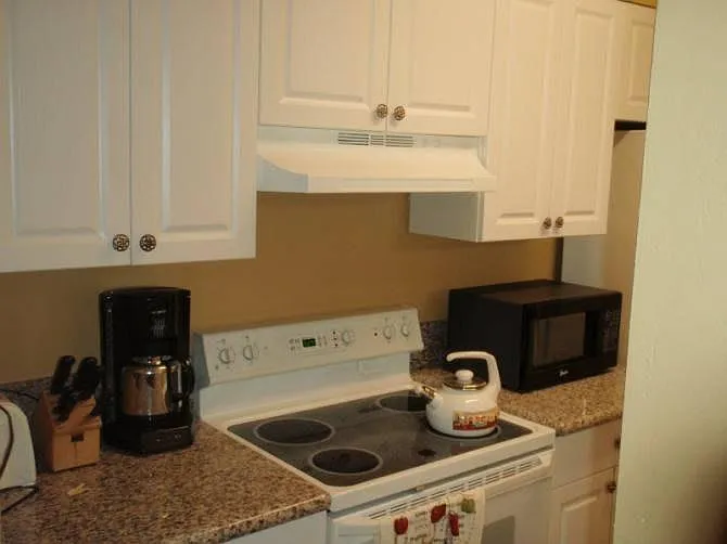 9380 Lennex Ln — Photo 6