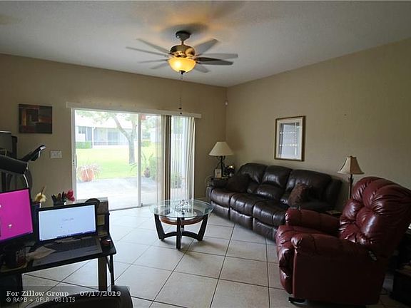 4th image of 4713 SW 13th Ct