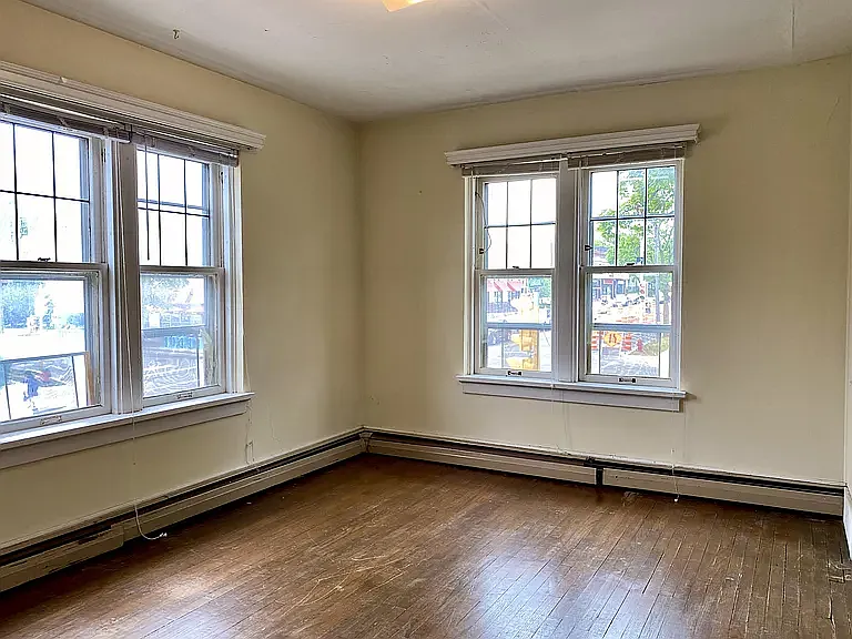 3070 N Oakland Ave #4 — Photo 4