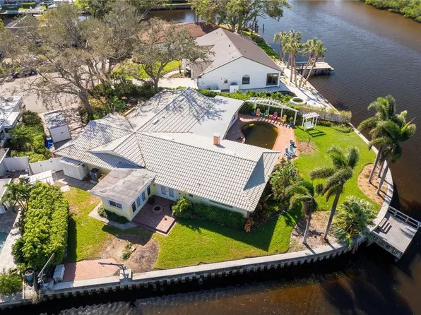 1311 48th Ave NE, Saint Petersburg, FL 33703