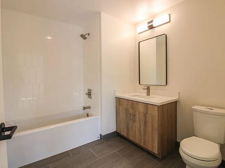 Newly Built Luxury Apartments in San Luis Obispo "Little Italy" — Photo 65