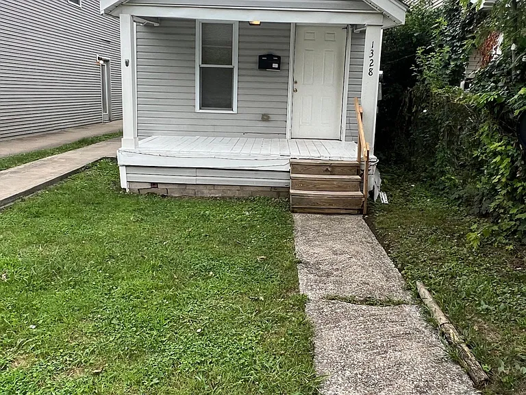 1328 Camden Ave — Photo 13