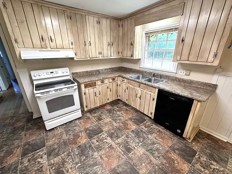 7 Johns Dr NE — Photo 2