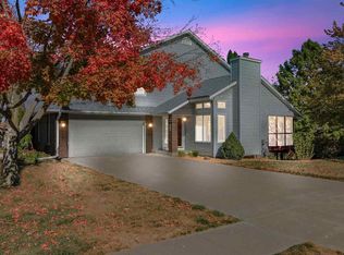 943 W Side Dr, Iowa City, IA 52246