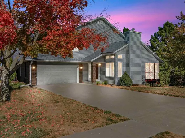 943 W Side Dr, Iowa City, IA 52246