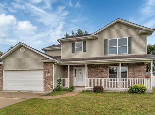 981 S Foxgrove Dr, Coal City, IL 60416