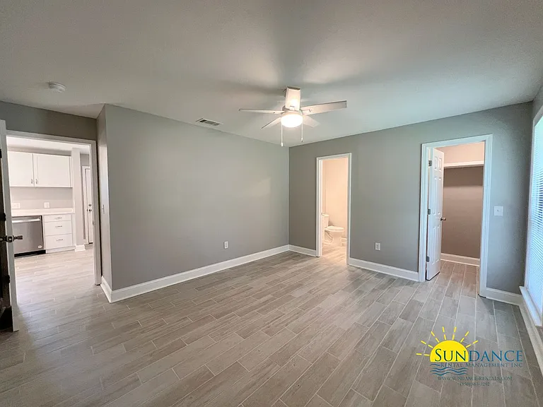 795 Bay St — Photo 7