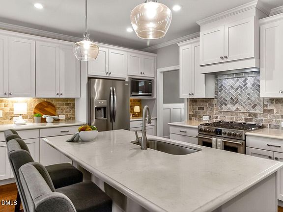 3rd image of 2421 Plowridge Rd