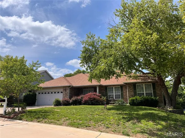 4844 Greenburg Dr, Saint Peters, MO 63304
