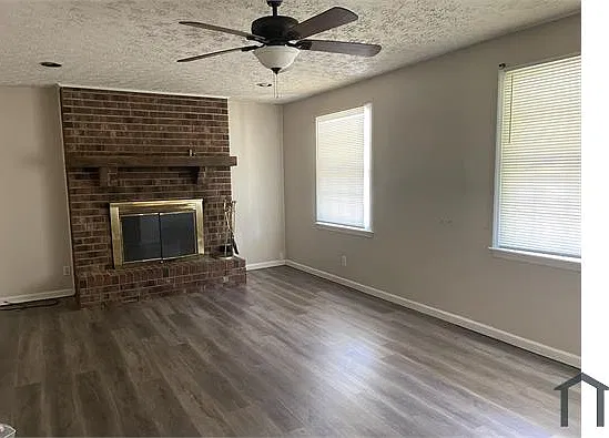 3 bed, 1200 sqft, $2,150 — Photo 2
