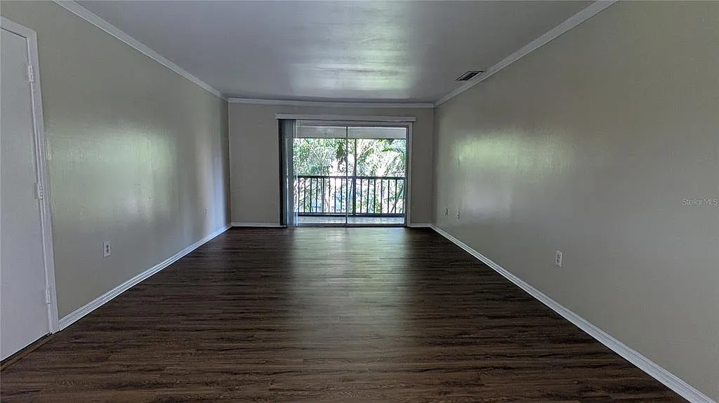 2 bed, 2.0 bath, 1077 sqft, $2,000 — Photo 2
