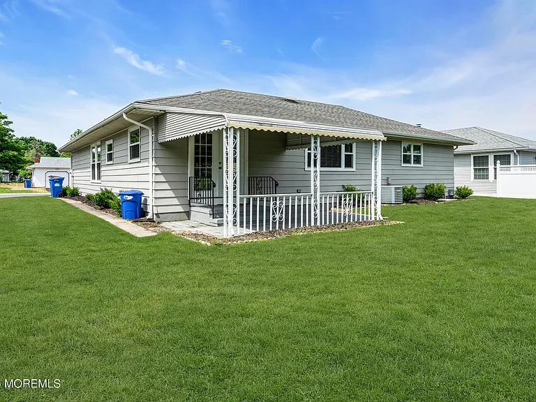 510 Jamaica Blvd — Photo 31