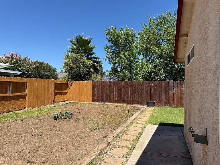 1343 Britt Ln — Photo 23