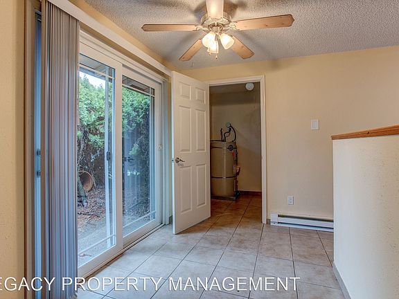 4th image of 4803 SE Boardman Ave #6
