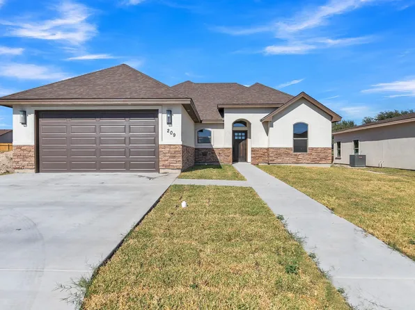 209 Jesus Flores Dr, Del Rio, TX 78840