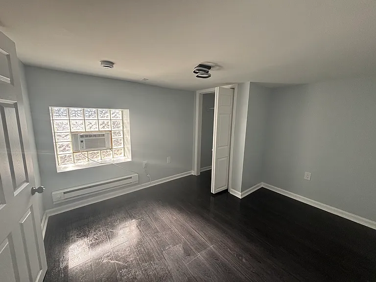 2431 Arunah Ave #B — Photo 11