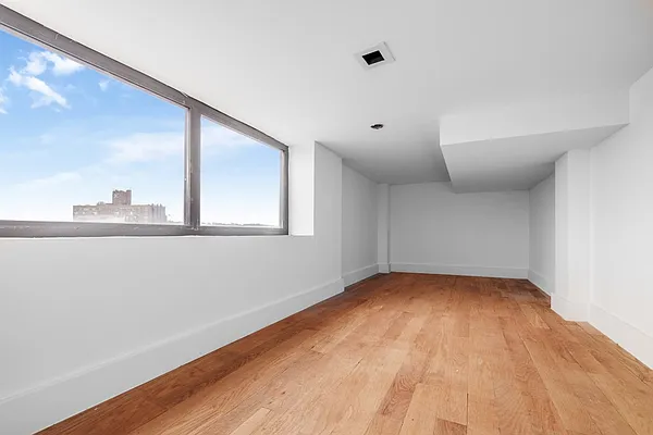 Rented by MNS | media 5