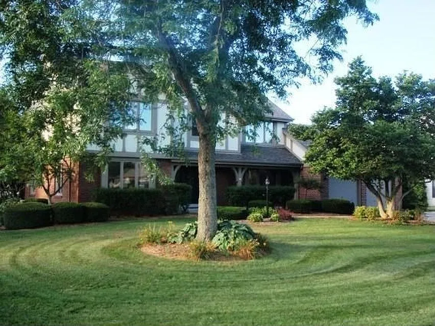 3 Sprucewood Ct photo 1