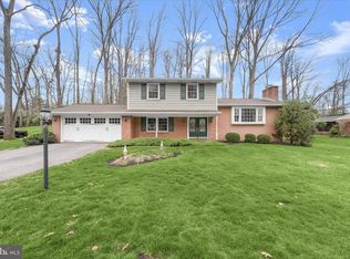 1146 Valley Dr, Pasadena, MD 21122