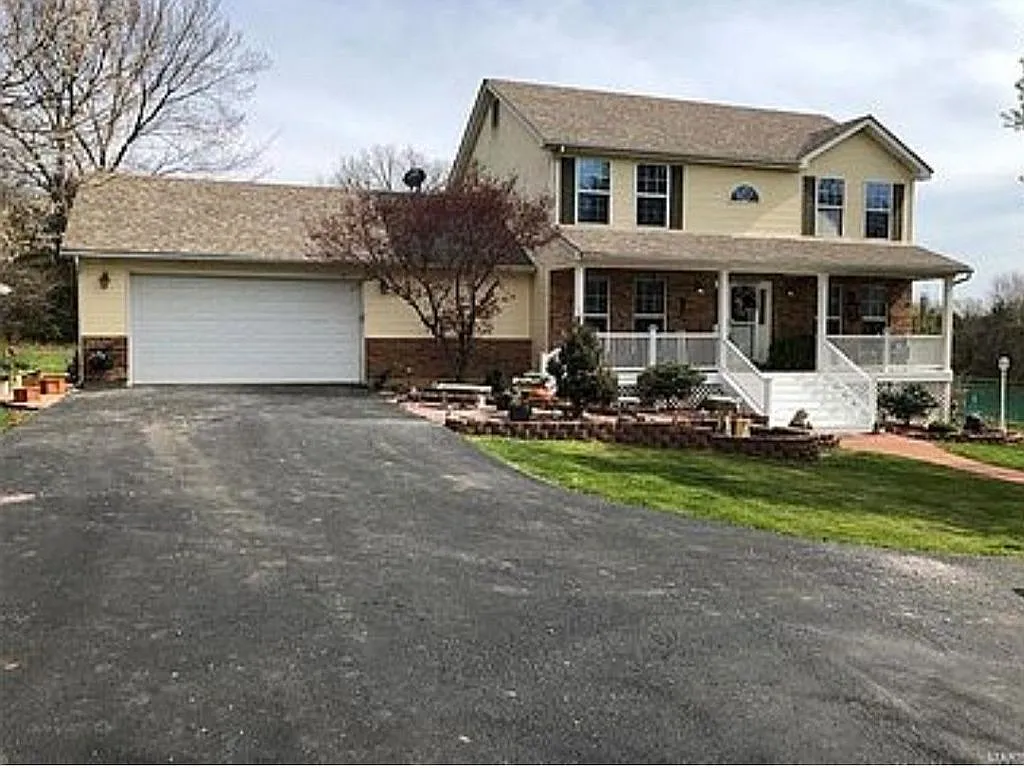 5647 Meadow Ln photo 1
