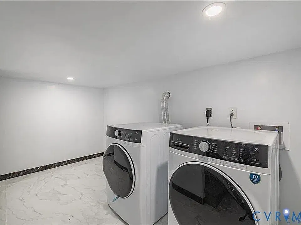 504 1/2 Saint James St #1
