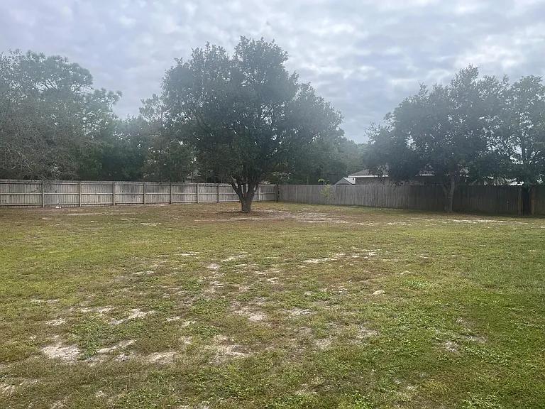 1950 Alamanda Ct — Photo 15