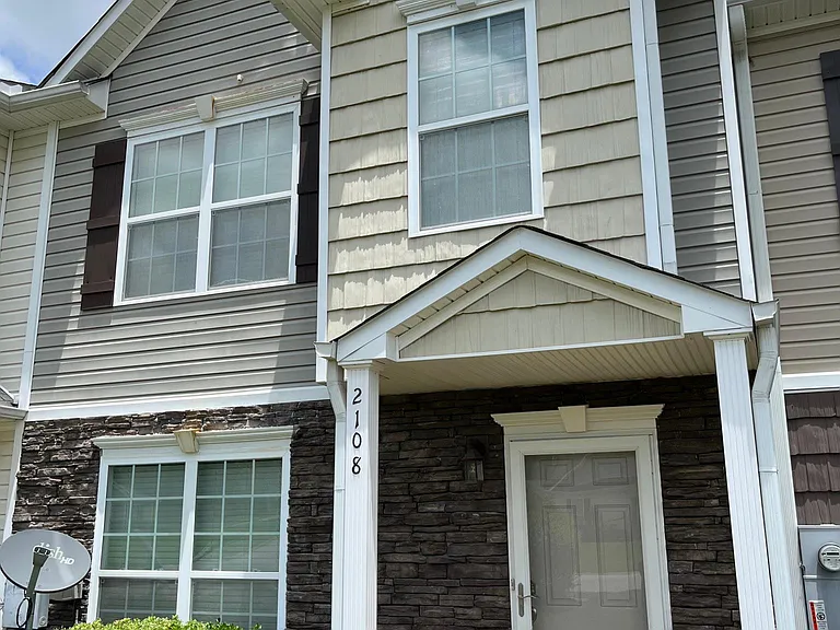 2108 Winding Oak Dr — Photo 1