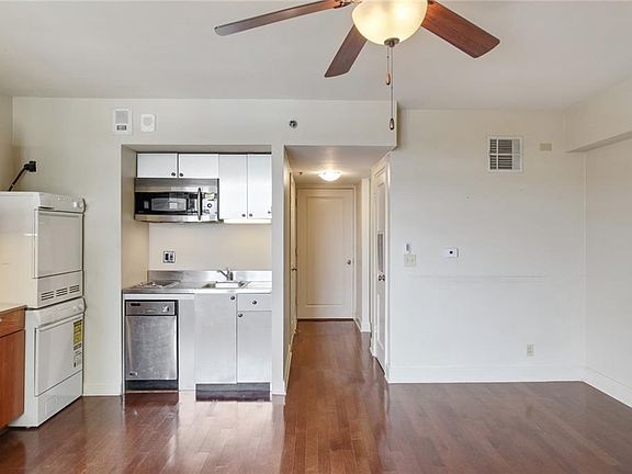 3rd image of 1205 Saint Charles Ave APT 908
