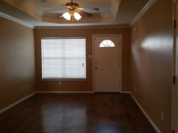 2nd image of 414 W Dengar Ave