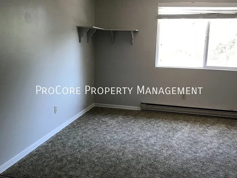 511 W Pine Ave — Photo 4