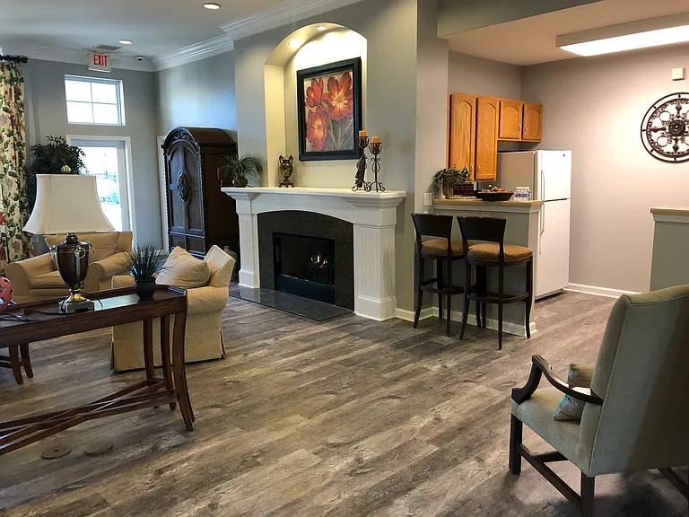 Rivermere Apartments — Photo 13