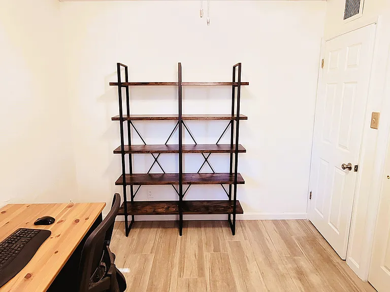 2446 E Minnezona Ave — Photo 18