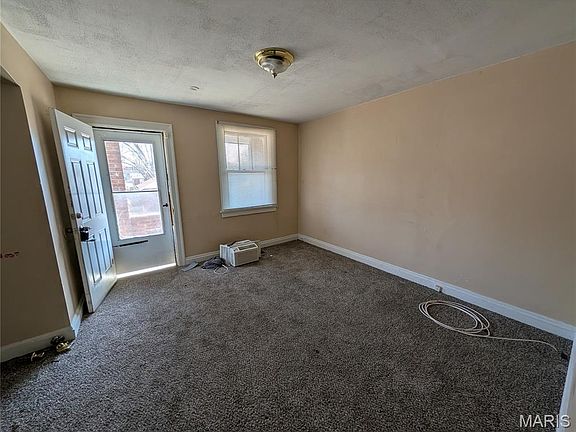 3rd image of 8363 Eton Pl