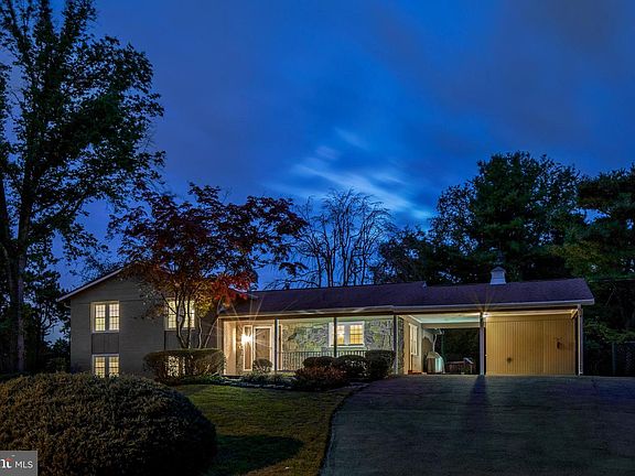 3rd image of 14920 Waterway Dr