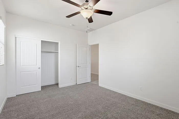 692 N Blackbird Dr — Photo 28