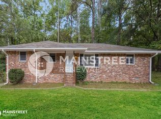5411 Pine Valley Dr, Union City, GA 30291