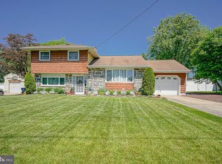 203 Dolores Dr, Cinnaminson, NJ 08077