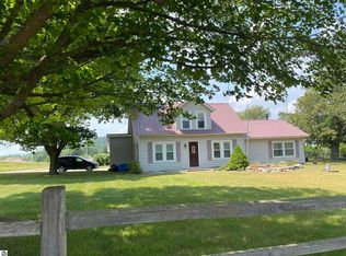 2010 Eden Hill Rd, Beulah, MI 49617