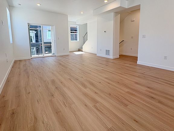 5th image of 923 W Coalburn Way #101/65