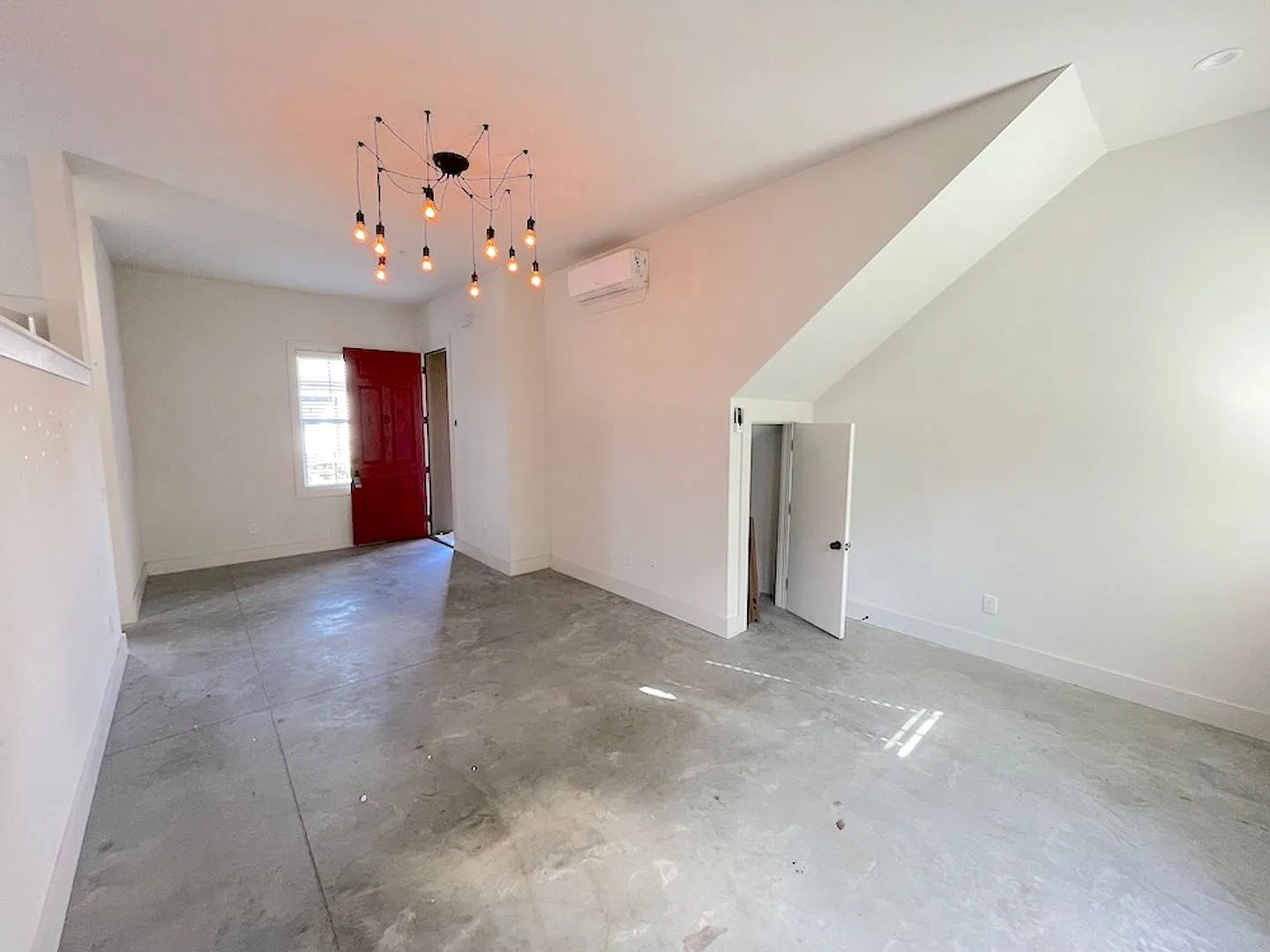 609 E Duffy Ln — Photo 2