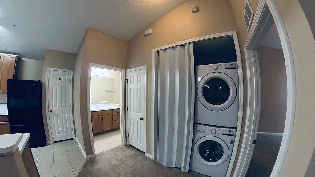 2200 Marsh Hawk Ln — Photo 2
