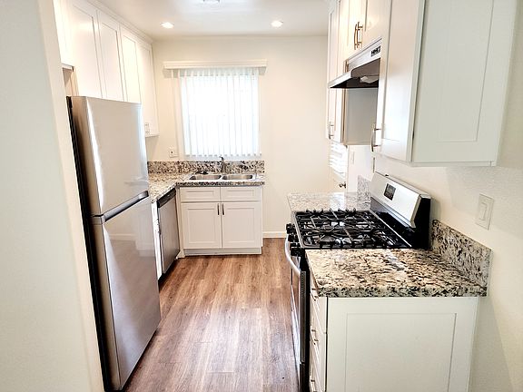 5th image of 3365 Mentone Ave #3365