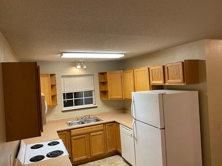 500 Shady Grove Rd #5 — Photo 2