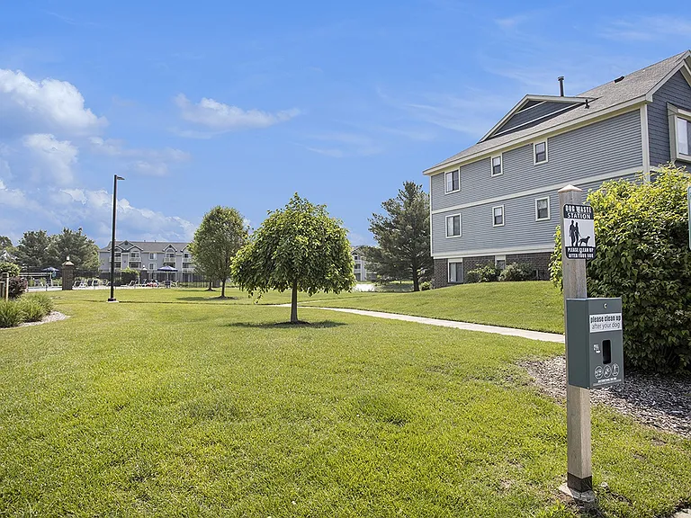 Pine Knoll Apartments — Photo 54