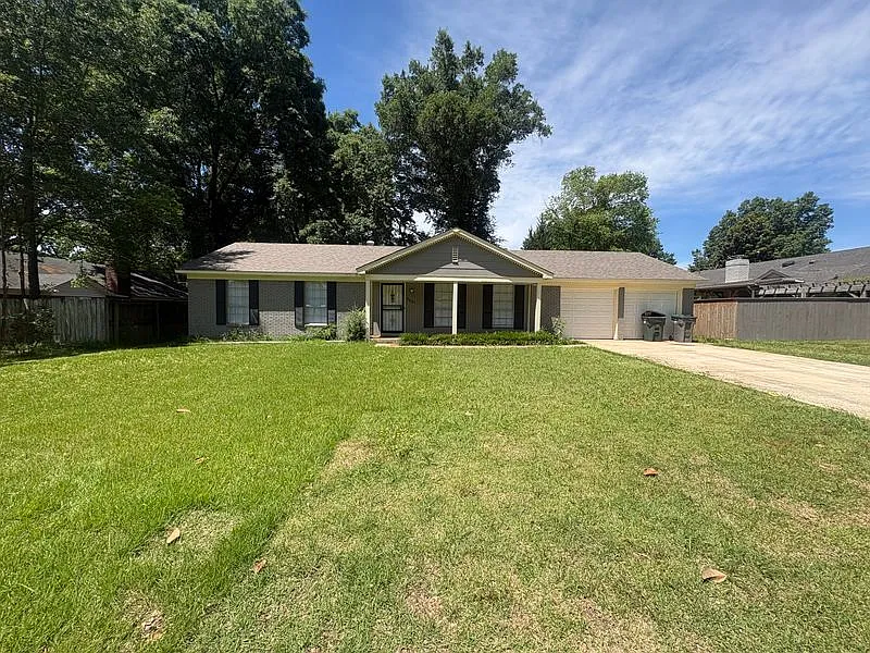 2331 Eastover Dr