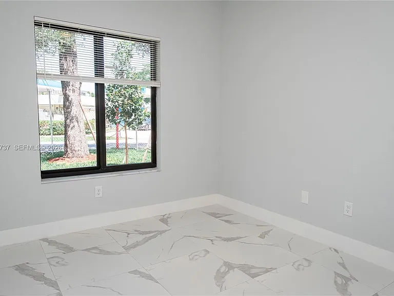 2522 NW 9th Pl — Photo 29