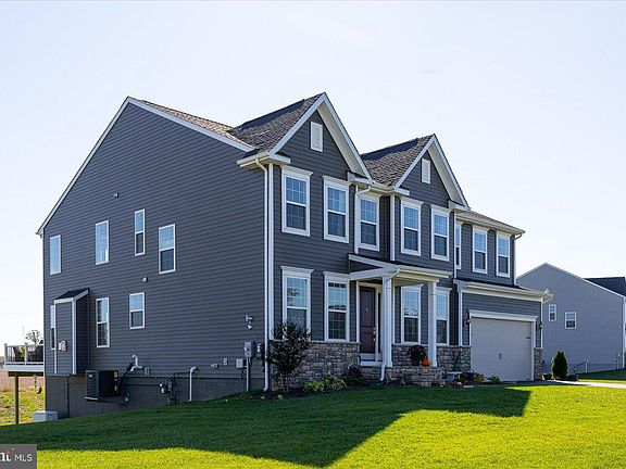 3rd image of 10131 Premier St