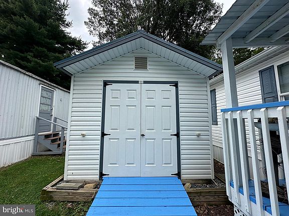 3rd image of 151 Gardner Dr